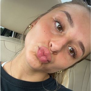 Meet your Posher, Ava